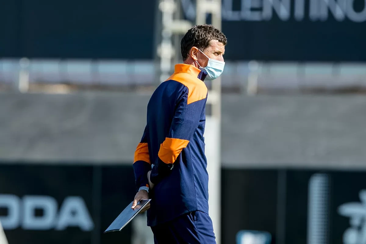 Gracia insiste sin elevar el tono: 