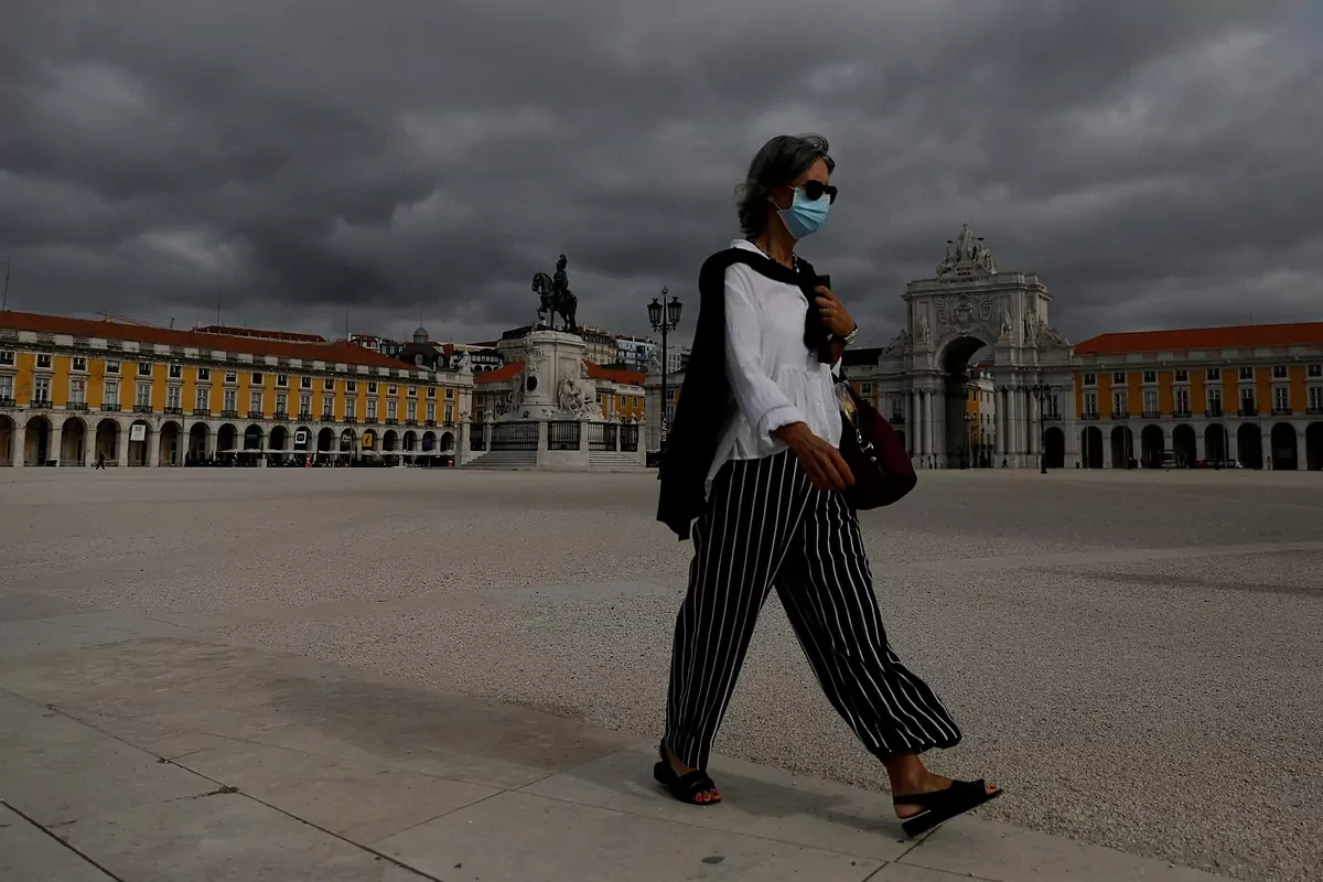 Portugal aprueba el uso obligatorio de la mascarilla en la calle durante tres meses