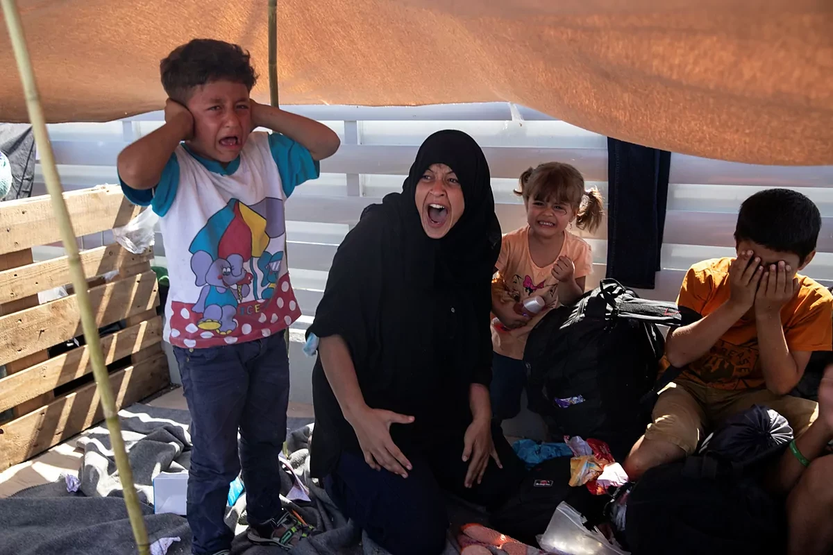 Refugiados en las tumbas y los arcenes de Europa
