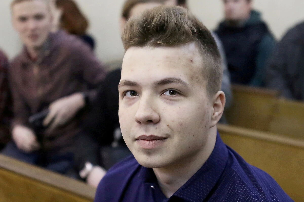 Bielorrusia pone al opositor Protasevich y a su novia en arresto domiciliario