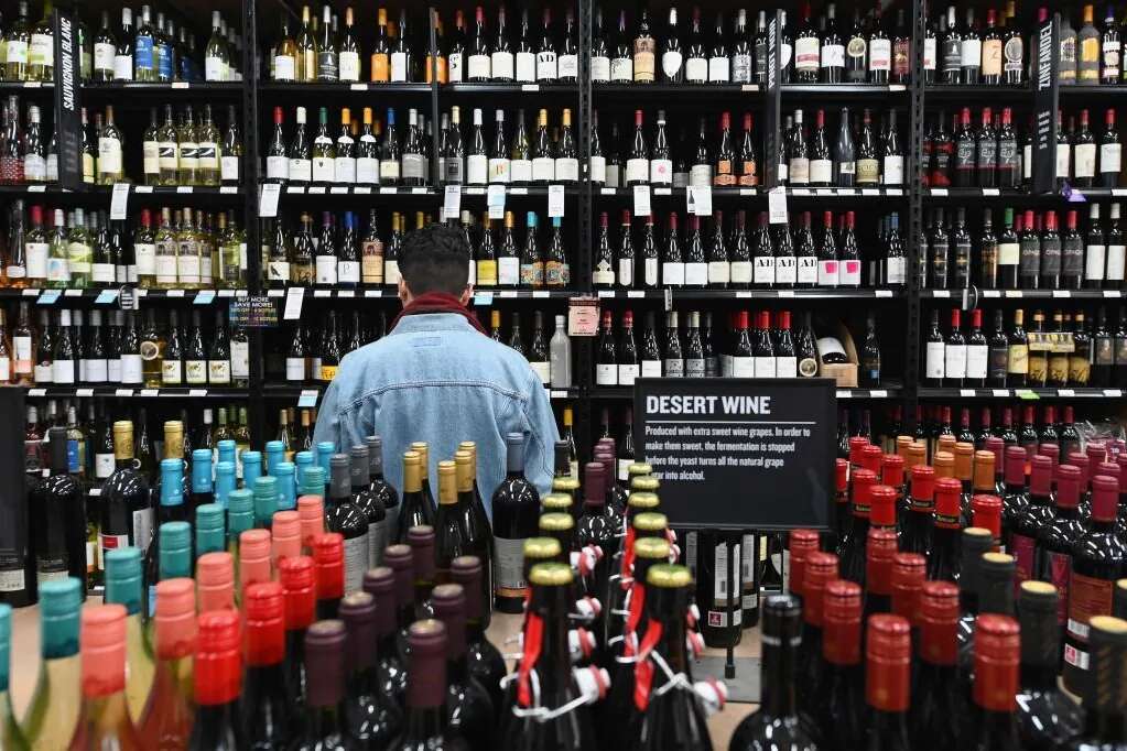 La máxima autoridad sanitaria de EEUU pide que el alcohol incluya un aviso sobre el riesgo de cáncer