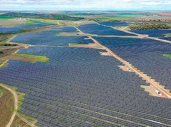 Arranca el juicio por prevaricación y tráfico de influencias en la creación de la macroplanta solar de Usagre