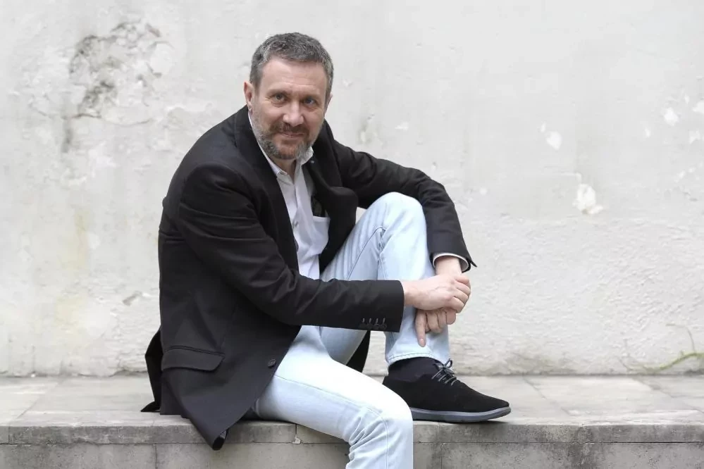 Luisg Martn gana el Premio Herralde por una novela ertica sobre la infidelidad y el deseo