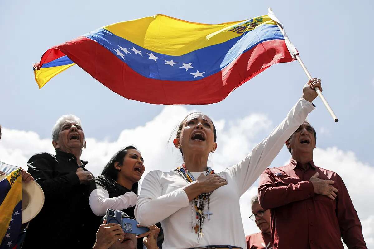 María Corina Machado juega adelantando al chavismo y convoca a las calles el 9 de enero