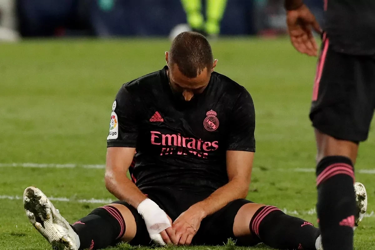 Los problemas de la delantera del Madrid: Y Cavani?