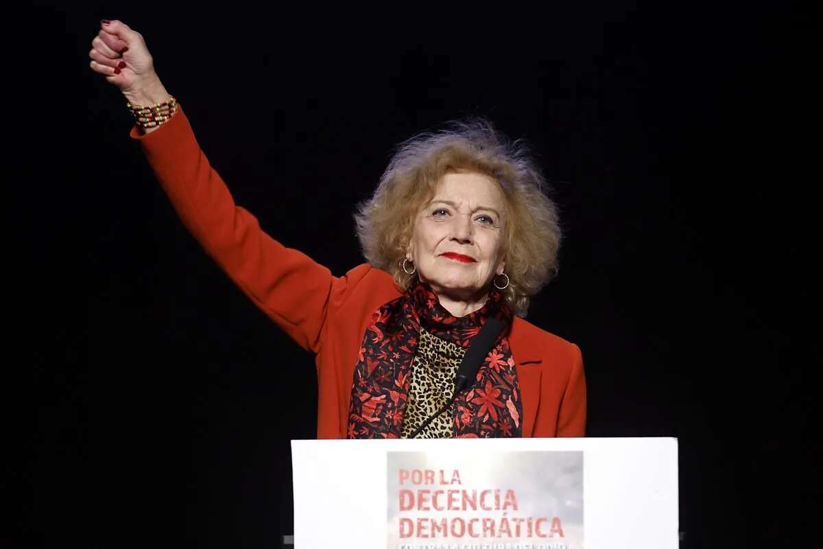 Marisa Paredes, la más política de las chicas Almodóvar: del 'No a la guerra' al apoyo a Pedro Sánchez y Yolanda Díaz