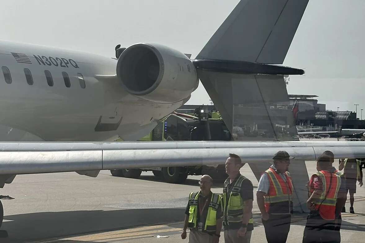 Chocan dos aviones de Delta en una pista del aeropuerto de Atlanta