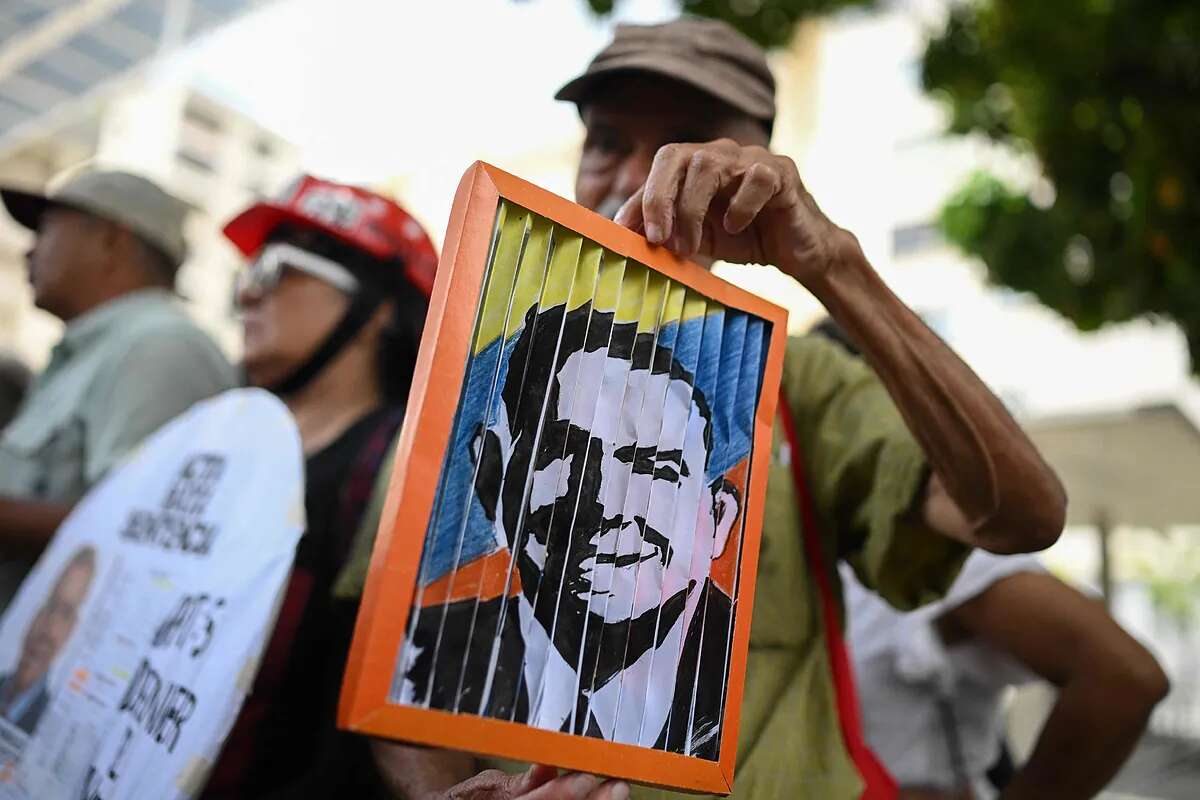 La oposición venezolana reivindica en las calles la 