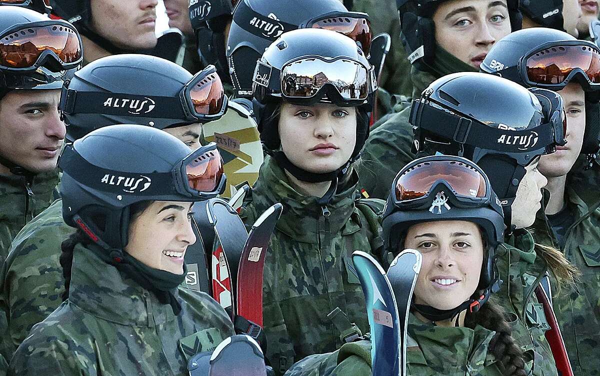 La 'Leonormanía' llega al Ejército: ingresan más mujeres que nunca