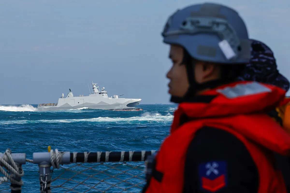 La Armada taiwanesa realiza maniobras en la costa con sus nuevas corbetas 