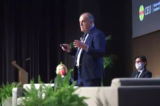 Tebas defiende la gestin de Peter Lim, afea a Marcelino el pulso y habla de xenofobia