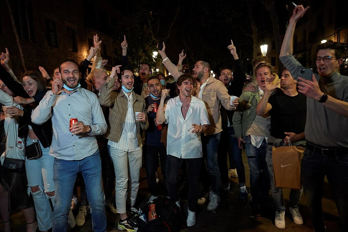 Discotecas sin 'pista de baile' hasta las 2.00, así quiere Sanidad regular la normalidad con el nuevo 'semáforo' contra el Covid-19