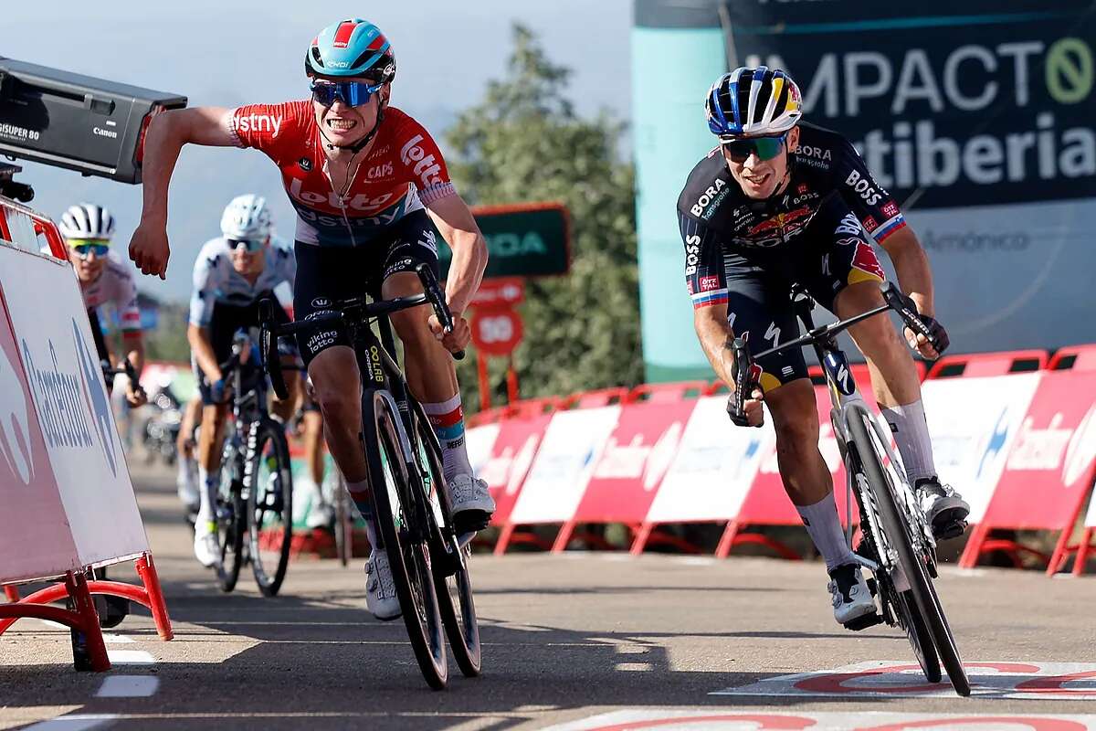 Roglic, con 'foto finish', vence a Van Eetvelt en el primer e infernal asalto de montaña