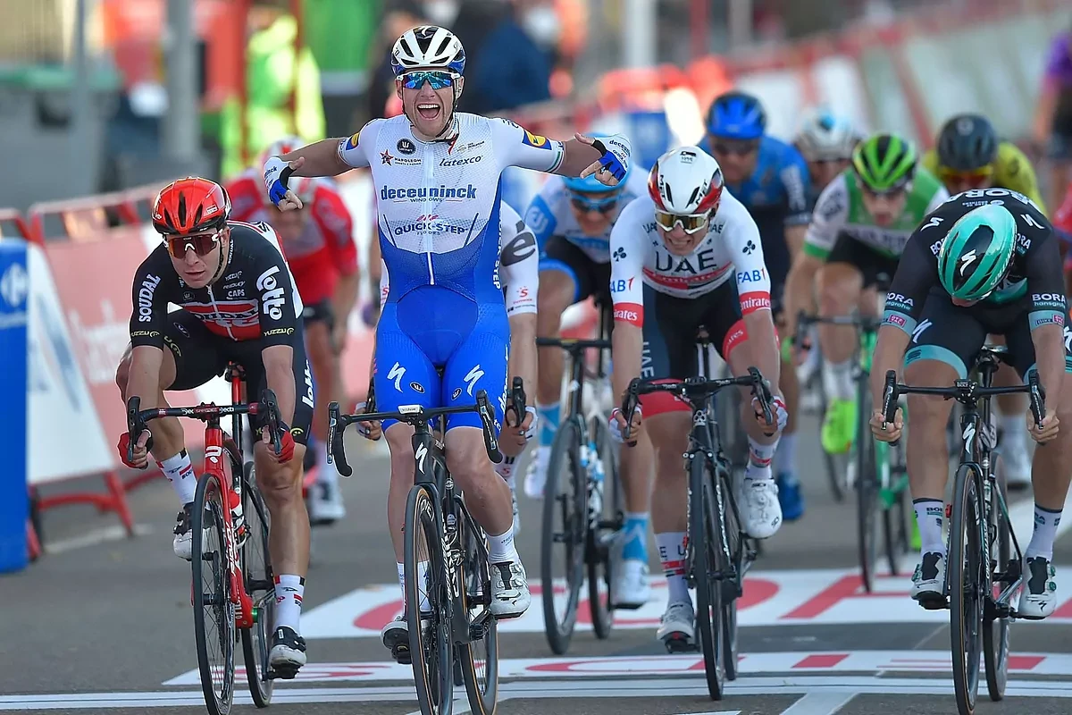 Ackermann gana tras la descalificacin de Sam Bennett por un sprint irregular