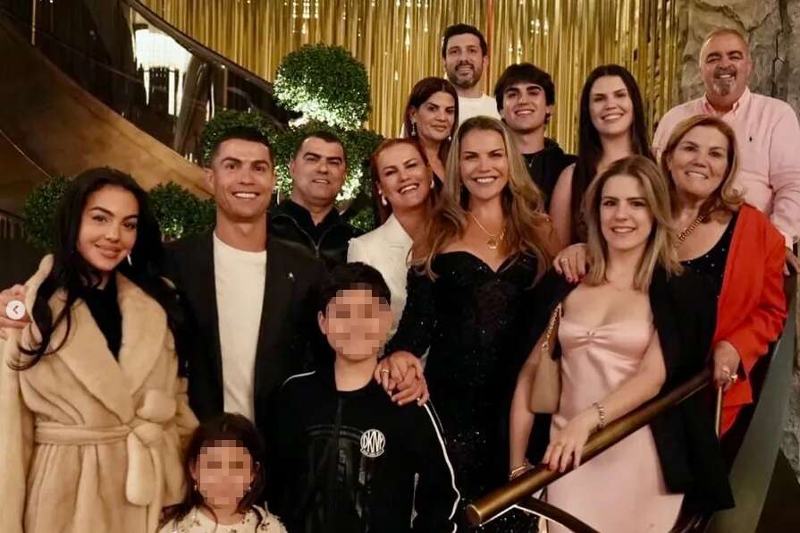 Cristiano Ronaldo celebra a lo grande su 40 cumpleaños: rodeado de toda su familia y con concierto privado de Rauw Alejandro