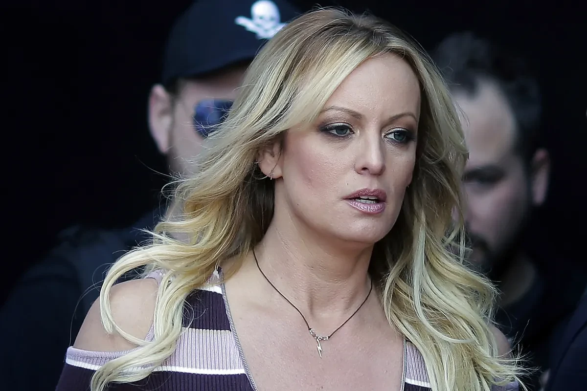 La ex actriz porno Stormy Daniels declara en el juicio a Trump: 