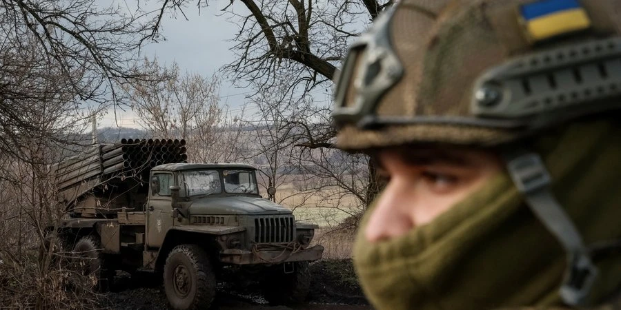Залишають «верблюдів» і прориваються під землею. NYT про спроби росіян продавити оборону Авдіївки і критичний брак ресурсів у ЗСУ