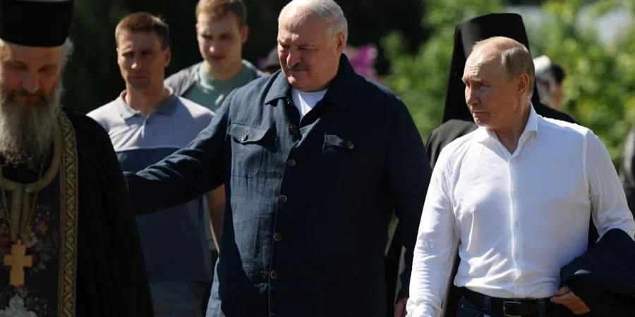«З мовчазної згоди Лукашенка». У Мережі опублікували список громадян Білорусі, які воюють проти України на боці РФ — у ньому сотні імен