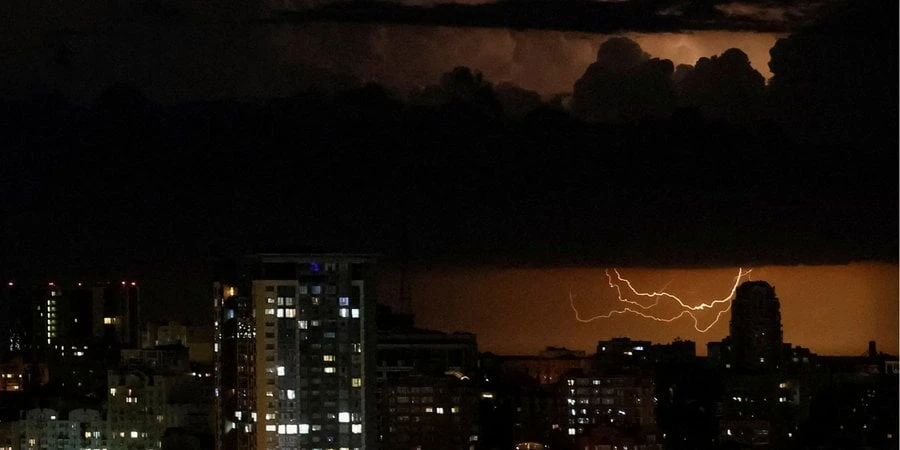 «Маємо готуватися до життя в холоді й темряві». РФ вивела з ладу понад половину енергогенеруючих потужностей в Україні - Financial Times