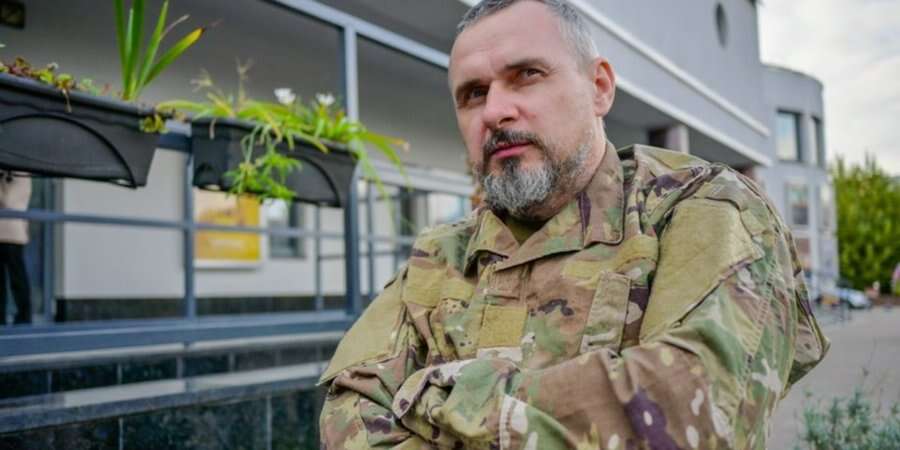 «На „культурному фронті“ на балалайках грають». Олег Сенцов гостро відреагував на порівняння зі співаками, які вітали анексію Криму