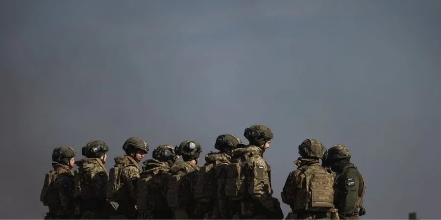 Міноборони: Вже сотні добровольців підписали Контракт 18−24