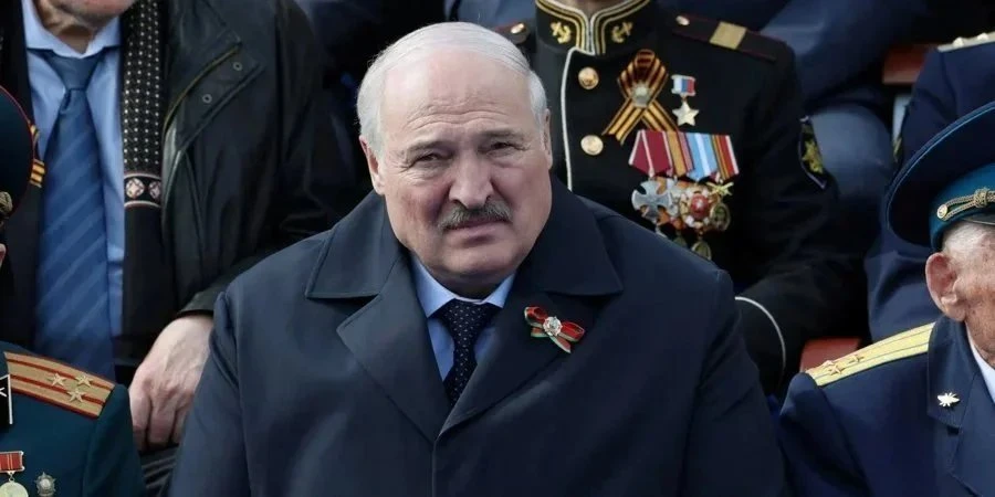 «Ще один крок і ми там». Лукашенко розкритикував білоруську молодь за дорогий одяг і згадав про Україну
