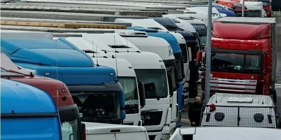 Глуши мотор. Поляки почали страйк — рух транспорту на кордоні ускладнено