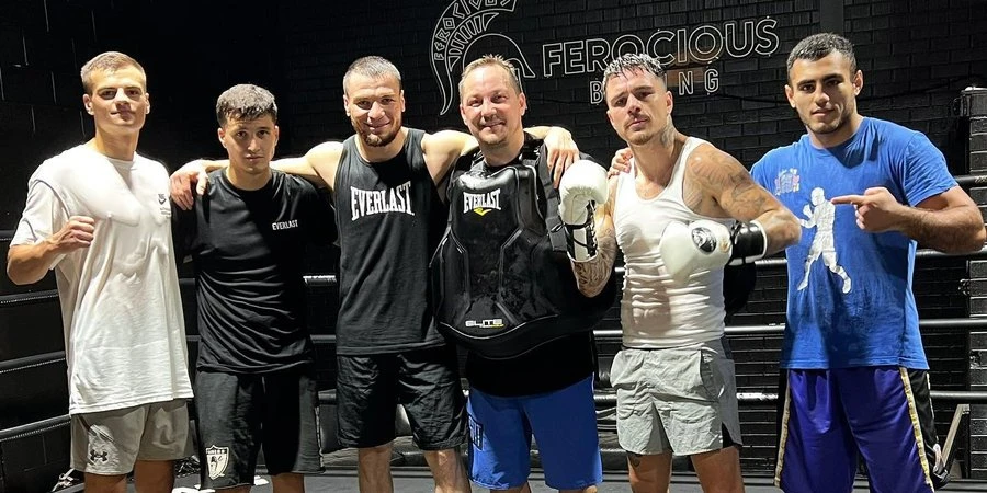 «Радянські вбивці» проти Ломаченка: хто готує Камбососа до чемпіонського бою