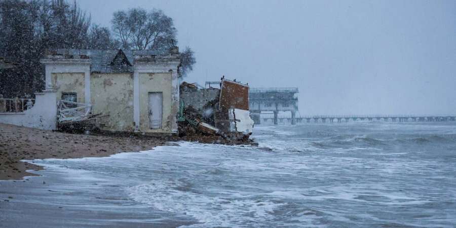 Шторм у Чорному морі міг зруйнувати логістику росіян на півдні та допомогти ЗСУ закріпитися на лівобережжі Дніпра — оцінки ISW