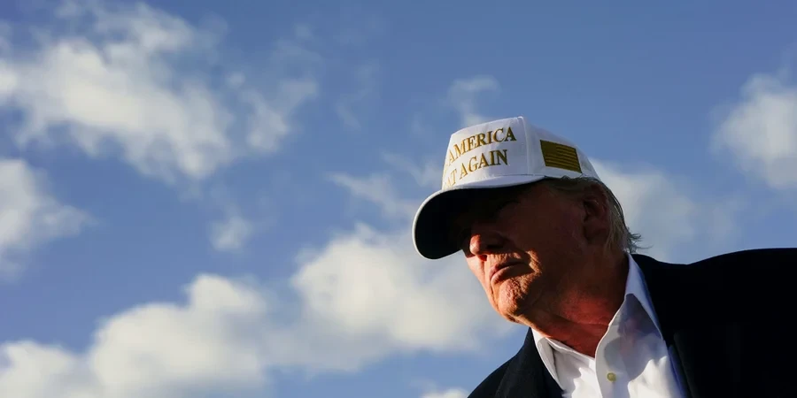«Меле дурню». Радники Трампа виробили негласне правило, за яким виконують його вказівки — The Atlantic