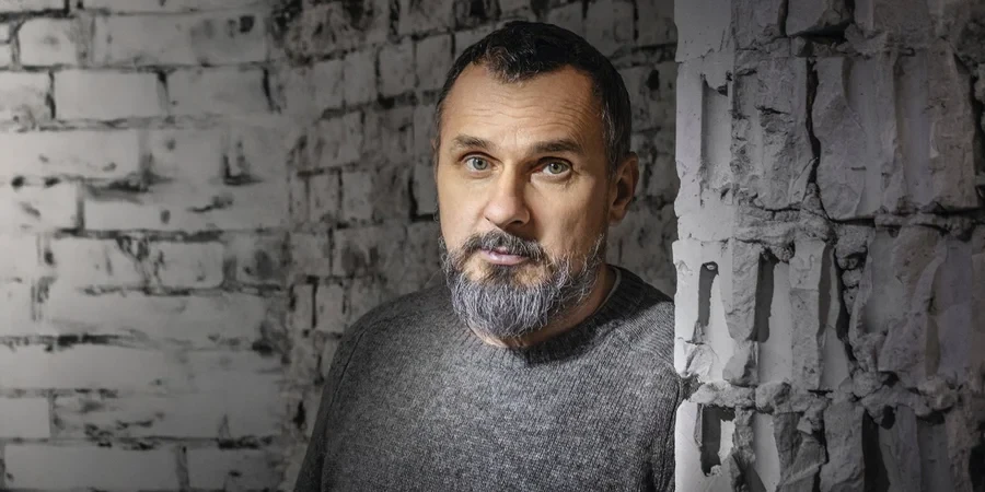 «Більшої брехні, ніж на війні, не бачив». Відверта розповідь штурмовика та режисера Олег Сенцова про виживання в бою, реалії армії та кіно