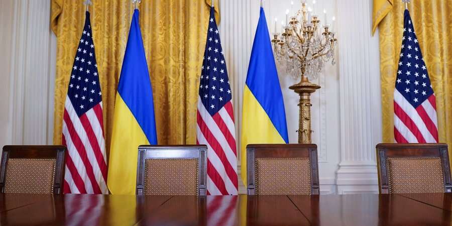 «Американці втомилися»: речниця Білого дому заявила, що США більше не будуть «виписувати порожні чеки» на війну в Україні