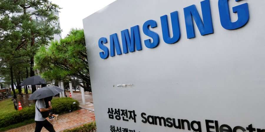 Samsung готує складаний Galaxy з потрійним екраном