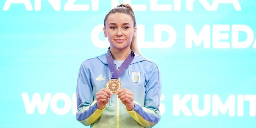 «Постійно чути вибухи, звірі атакують моє місто»: олімпійська медалістка емоційно відреагувала на удар Росії по Одесі
