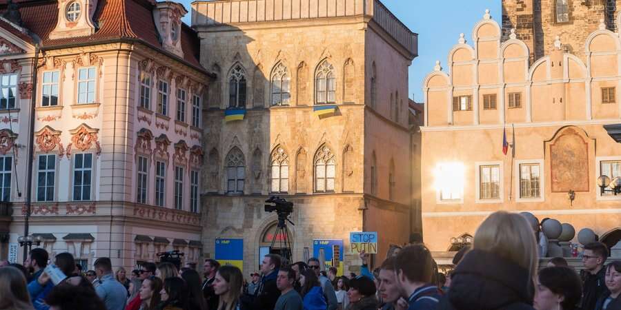 Українці в Чехії. Як отримати грошову допомогу у разі виникнення надзвичайної ситуації