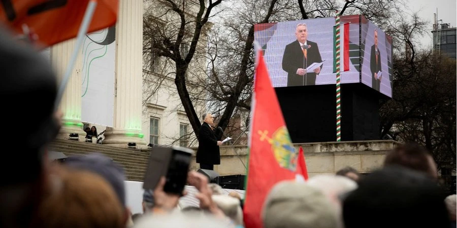Порівняв з комахами. Орбан пообіцяв знищити ЗМІ та неурядові організації, які фінансуються з-за кордону
