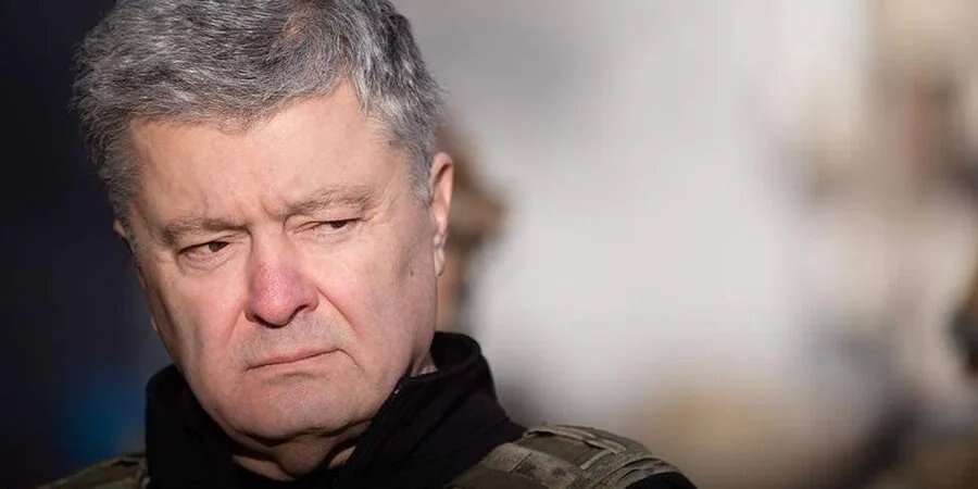 «Нічого у вас не вийде». Порошенко відреагував із Парижа на своє відсторонення від засідань Верховної Ради