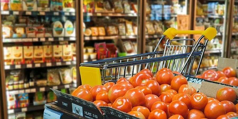 Супермаркети, які жертвують продукти бідним, отримують більше прибутку