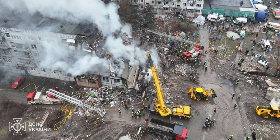 «Загинули син, невістка та внучка». Військовий розповів, що внаслідок російського обстрілу Полтави не стало його родини — відео