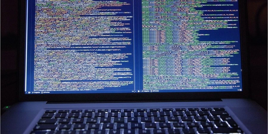 Розмістили дезінформацію про Авдіївку. Сайти LIGA.net та Апостроф, а також акаунт Української правди у Twitter зламали