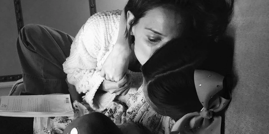Підтримала матір. Донька Тома Круза і Кеті Холмс Сурі відмовилася від прізвища батька