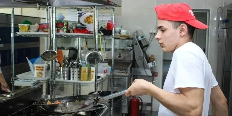 На ринку праці не все гладко. Один із регіонів вибув зі списку лідерів за кількістю вакансій і збільшенням зарплати