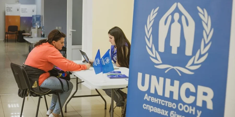 Грошова допомога 2025: де записатися на виплати від УВКБ ООН у квітні