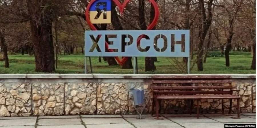 Росіяни вдарили по Херсону: двоє людей загинули