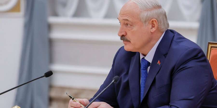 Забув таблетки. Лукашенко назвав Україну «своїм регіоном» і заявив, що «попереджав» Зеленського