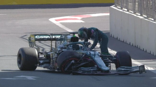 Early crashes cause mayhem in Baku