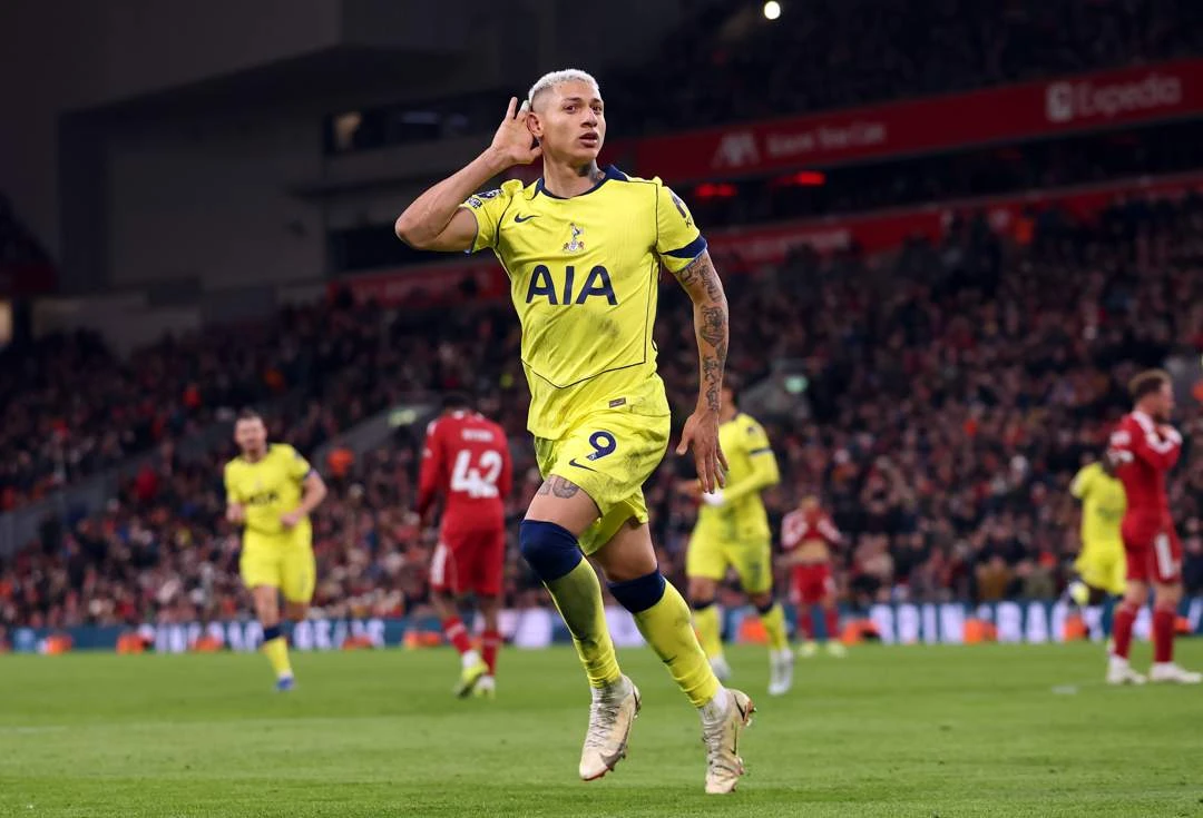 LIVE | Premier League: Tottenham v Leeds United