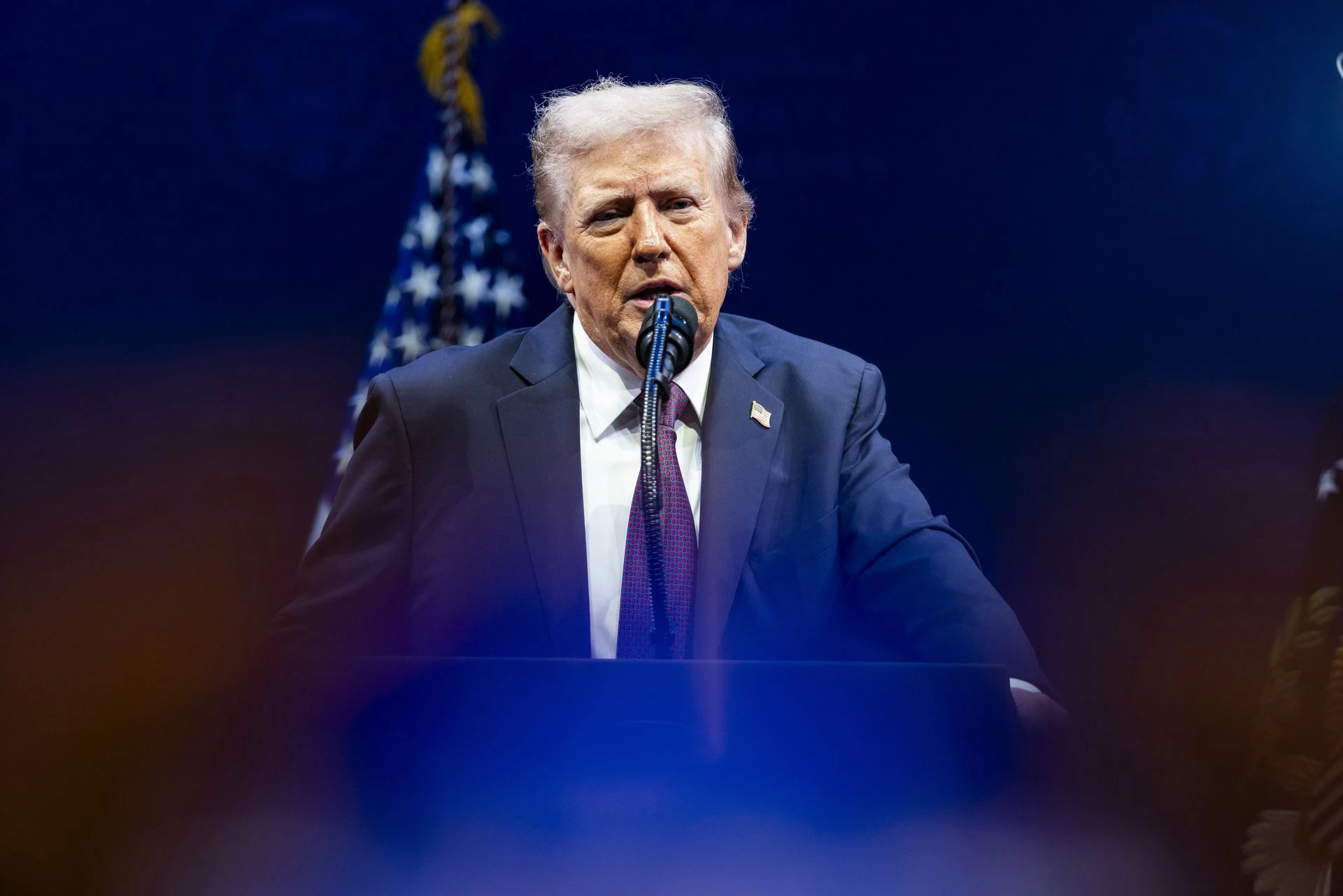 Dlaczego Trump milczy ws. dronów? 