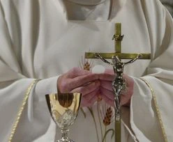 Tłumy na mszy w Rzeszowie. Miało być 13 osób, a przyszło 70