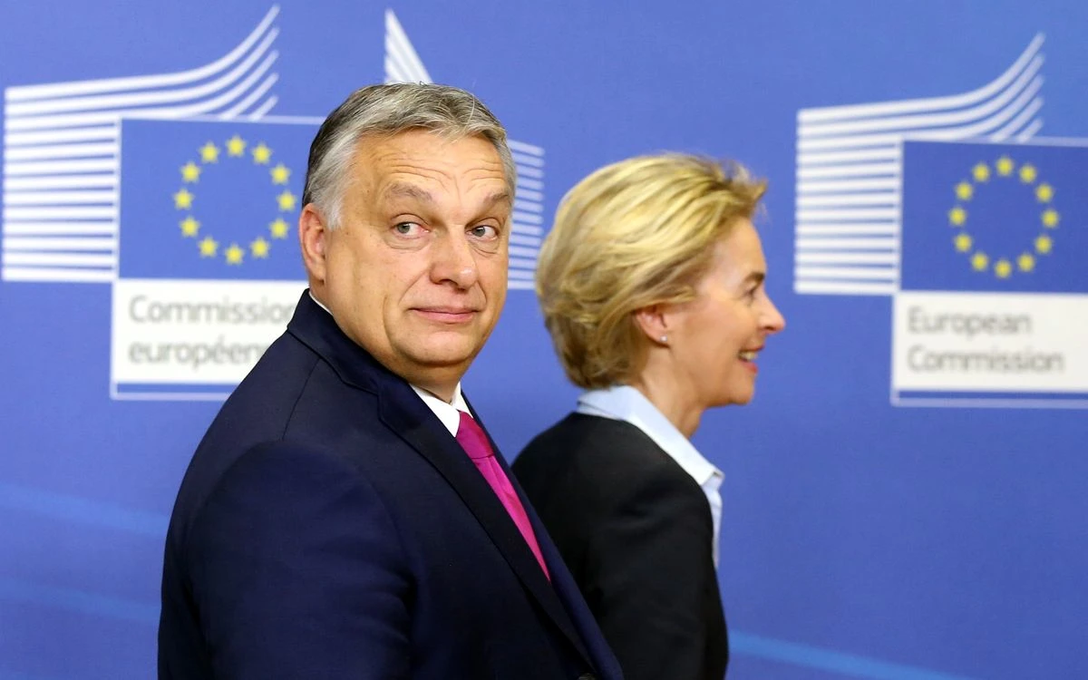 KE idzie na zwarcie z Węgrami. Odwołano wizytę w Budapeszcie